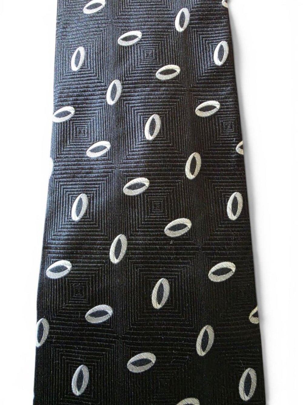 Hugo Boss Men’s Silk Tie Black White Geometric Oval Print Made in Italy - Picture 4 of 11